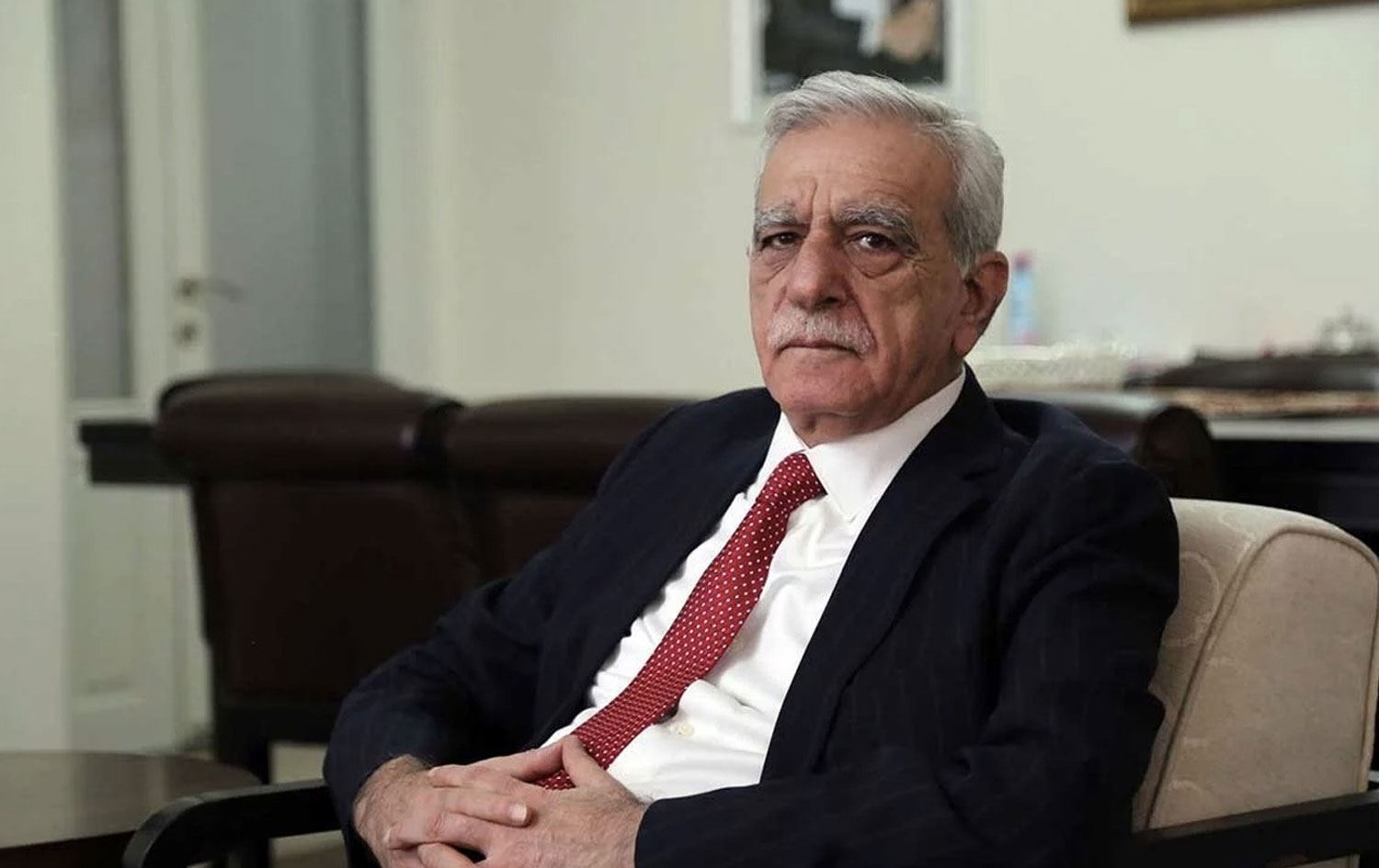 Komşu ilde flaş gelişme! Adaylığını geri çekti