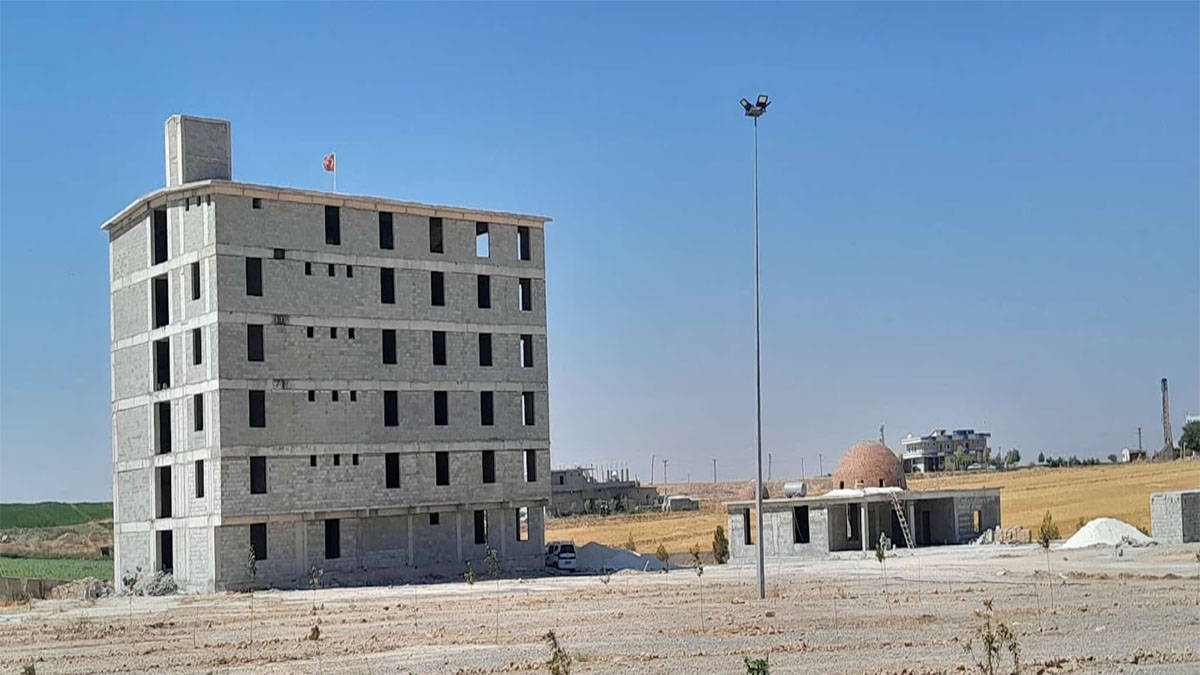 Akçakale'de yükselen külliye hayırseverlerin desteğini bekliyor