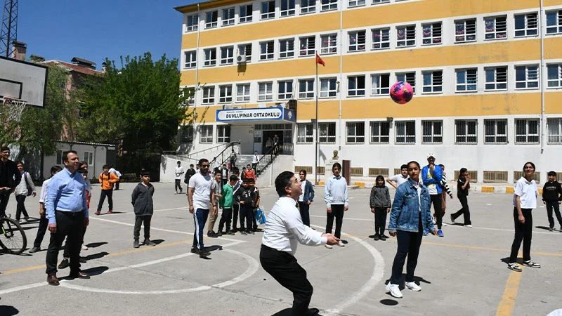 Başkan Bucak’tan erken 23 Nisan kutlaması