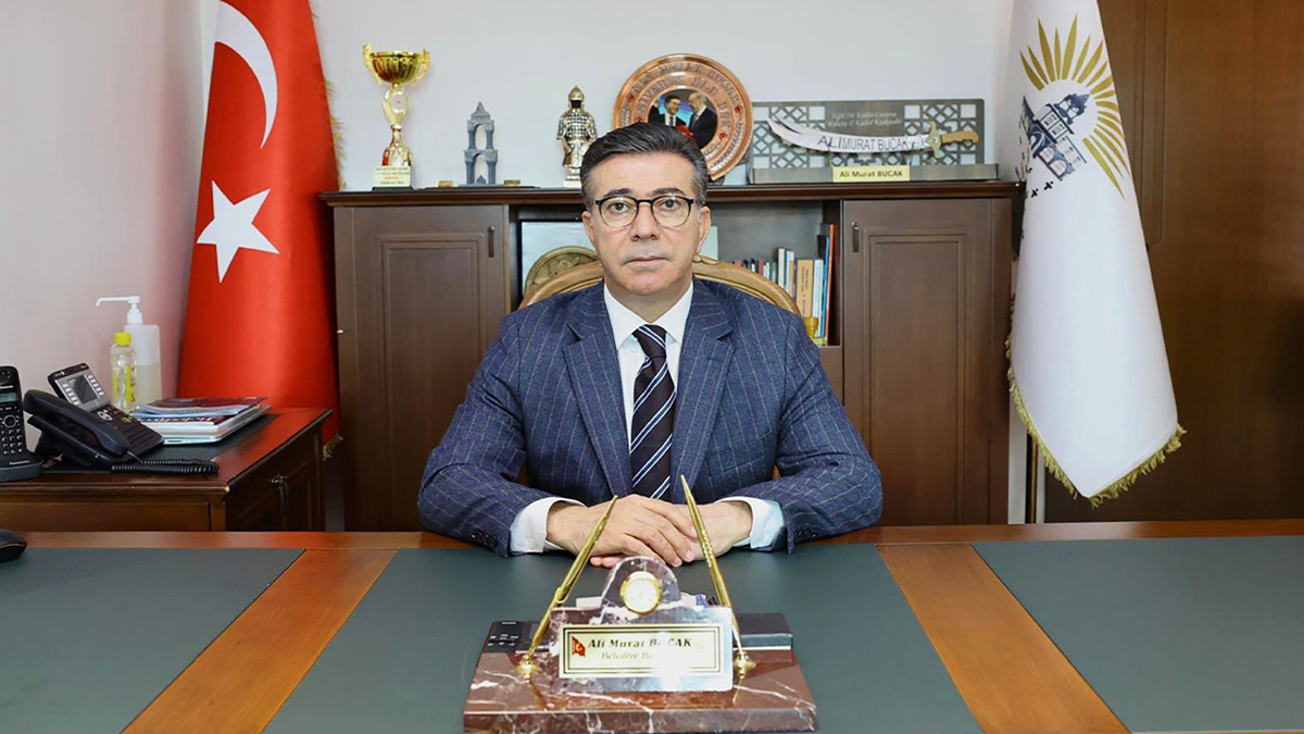 Bucak: Gazeteciler büyük bir sorumluluk üstleniyor