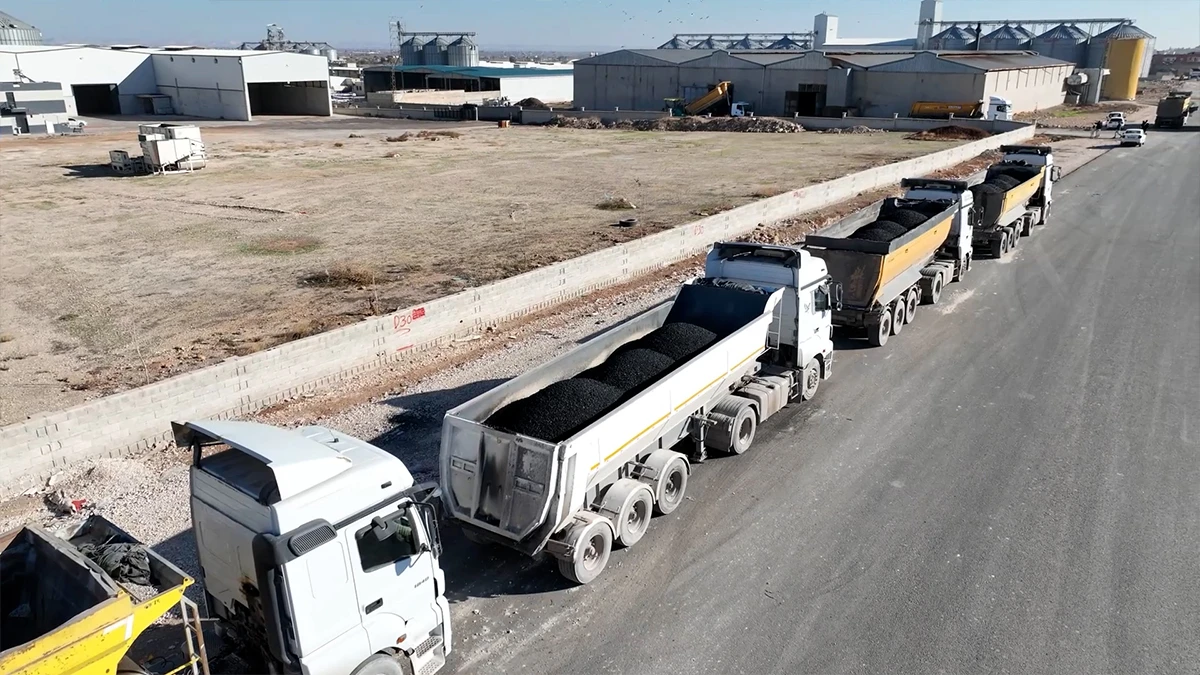Eyyübiye’de üretime giden yol asfaltlandı