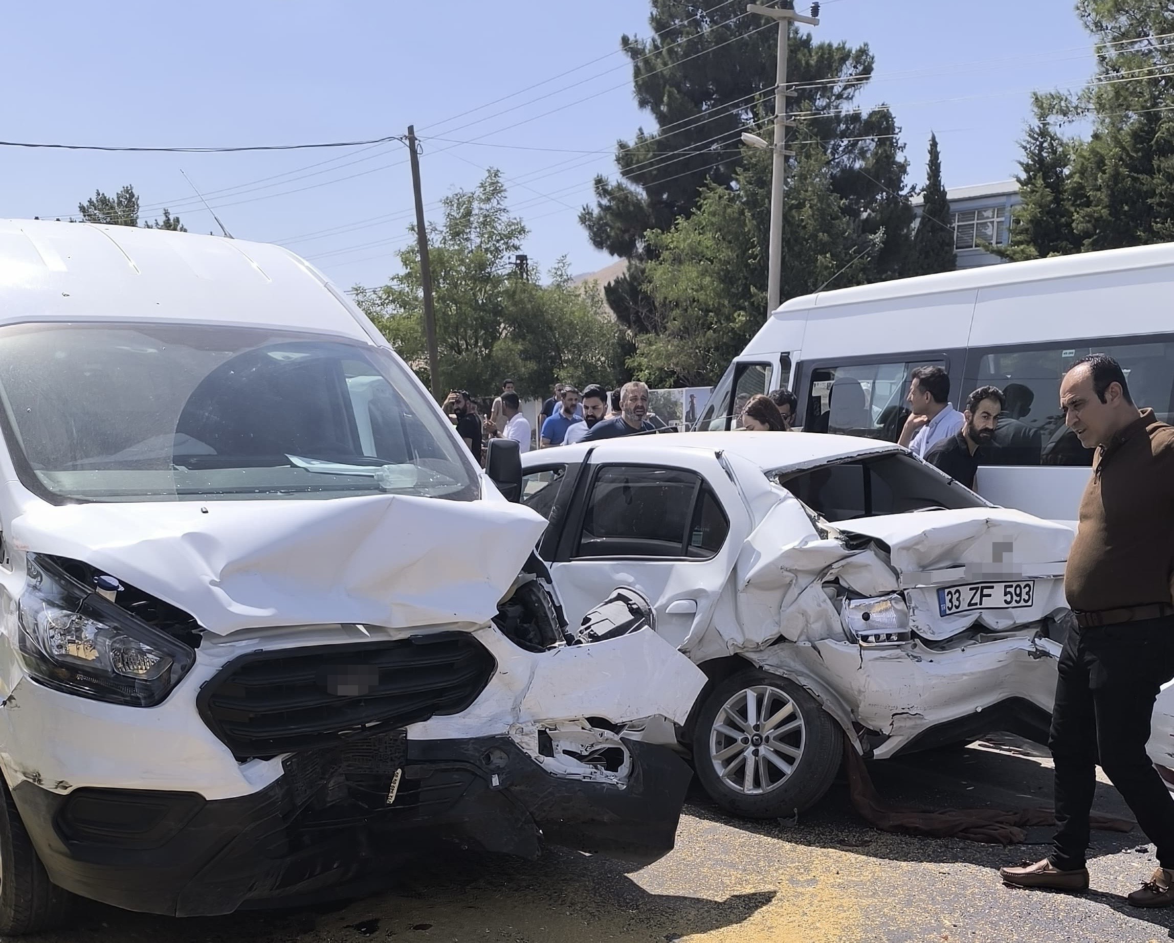 Freni patlayan tır dehşet saçtı!  Yedi aracı biçti, çok sayıda yaralı var