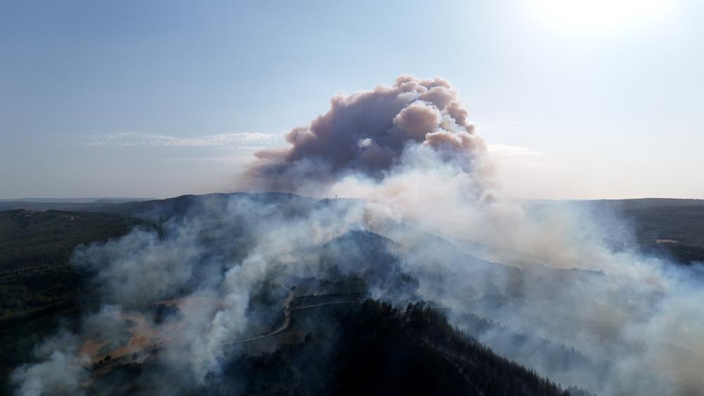 Çanakkale'de 5 köy tahliye edildi! Yangın devam ediyor...