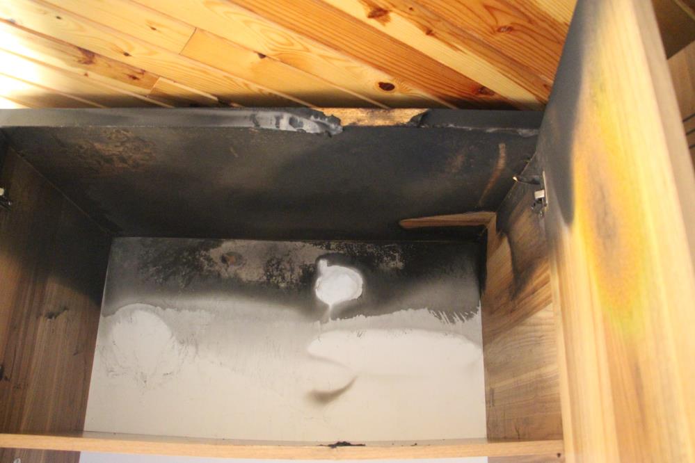 Bu ev kendiliğinden yanıyor! Bir haftada 4 yangın…