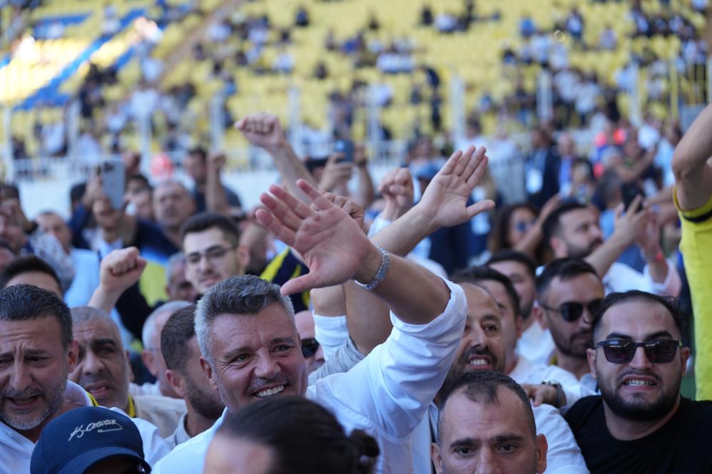 Fenerbahçe'de tarihi seçim sonuçlandı: Başkan resmen belli oldu!