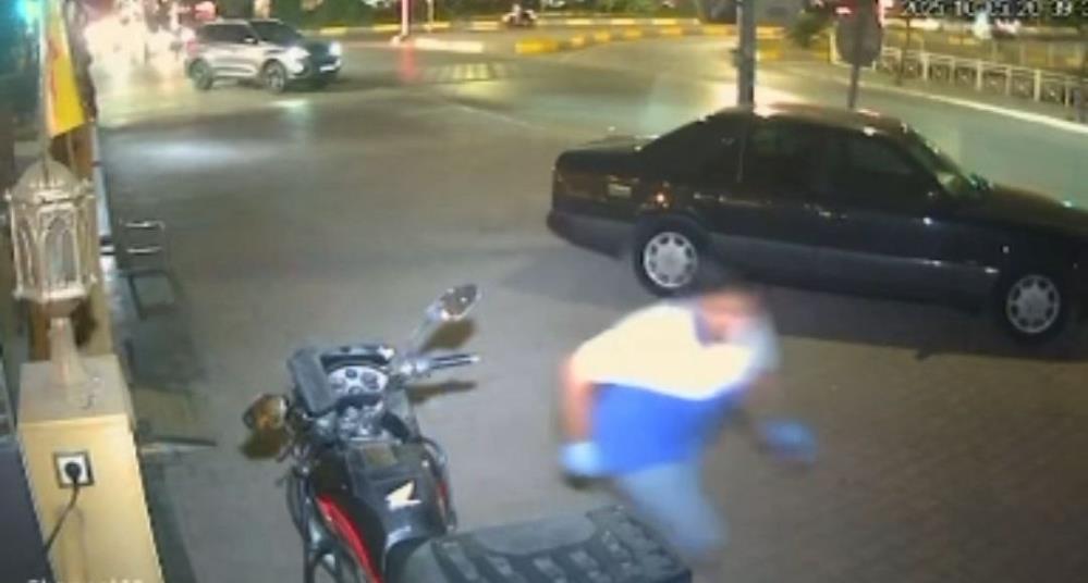 16 yaşındaki şüpheli pastaneye el bombası atmıştı: O anların görüntüsü çıktı!