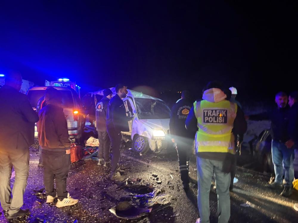 Acı haber geldi: Zincirleme kazada ölü sayısı 4'e yükseldi!