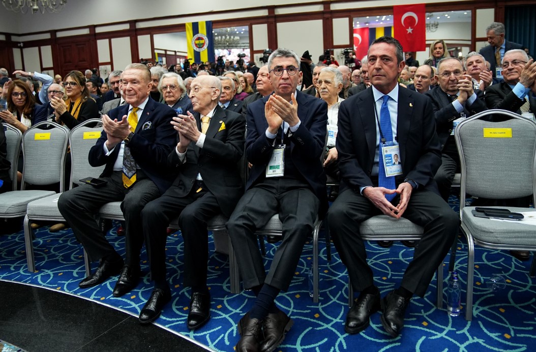 Ali Koç’tan Fenerbahçe’ye rekor bağış! Ayakta alkışlandı