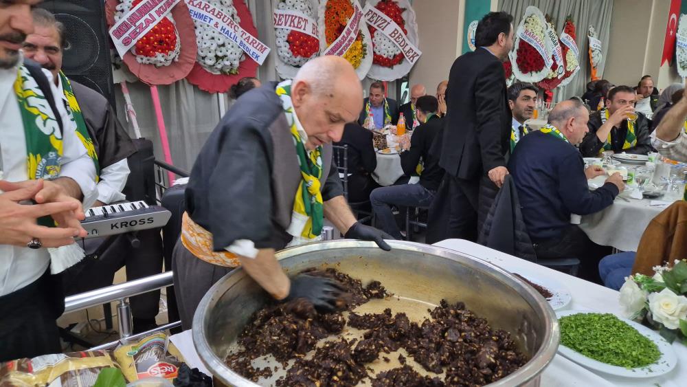 Tekirdağ'da Şanlıurfa rüzgarı: 1 ton çiğ köfte ikram edildi