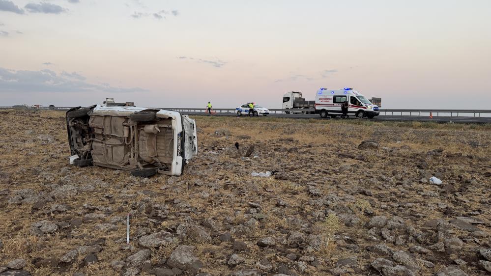 Şanlıurfa'da otomobil takla attı: 4 yaralı