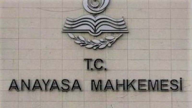 AYM'den dezenformasyon yasası kararı
