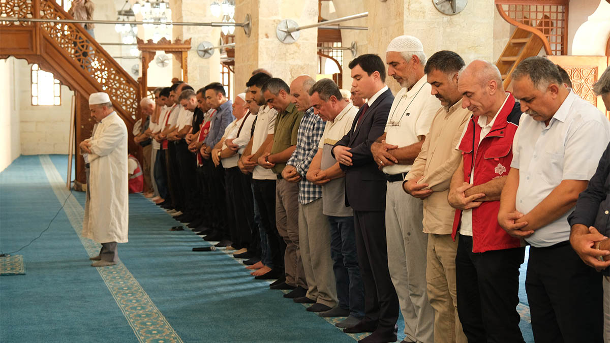 Bakan Ersoy müjdelemişti! Şanlıurfa’da tarihi cami ibadete açıldı