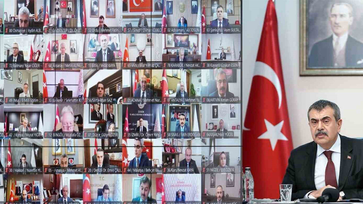 Bakan Tekin, Şanlıurfa İl Milli Eğitim Müdürü Sultanoğlu’ndan bilgi aldı!