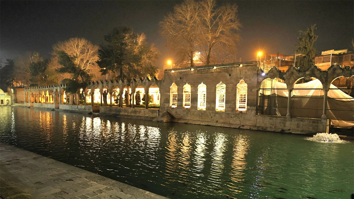 Şanlıurfa’da Balıklıgöl’ün tarihi geceleri artık başka parlayacak!