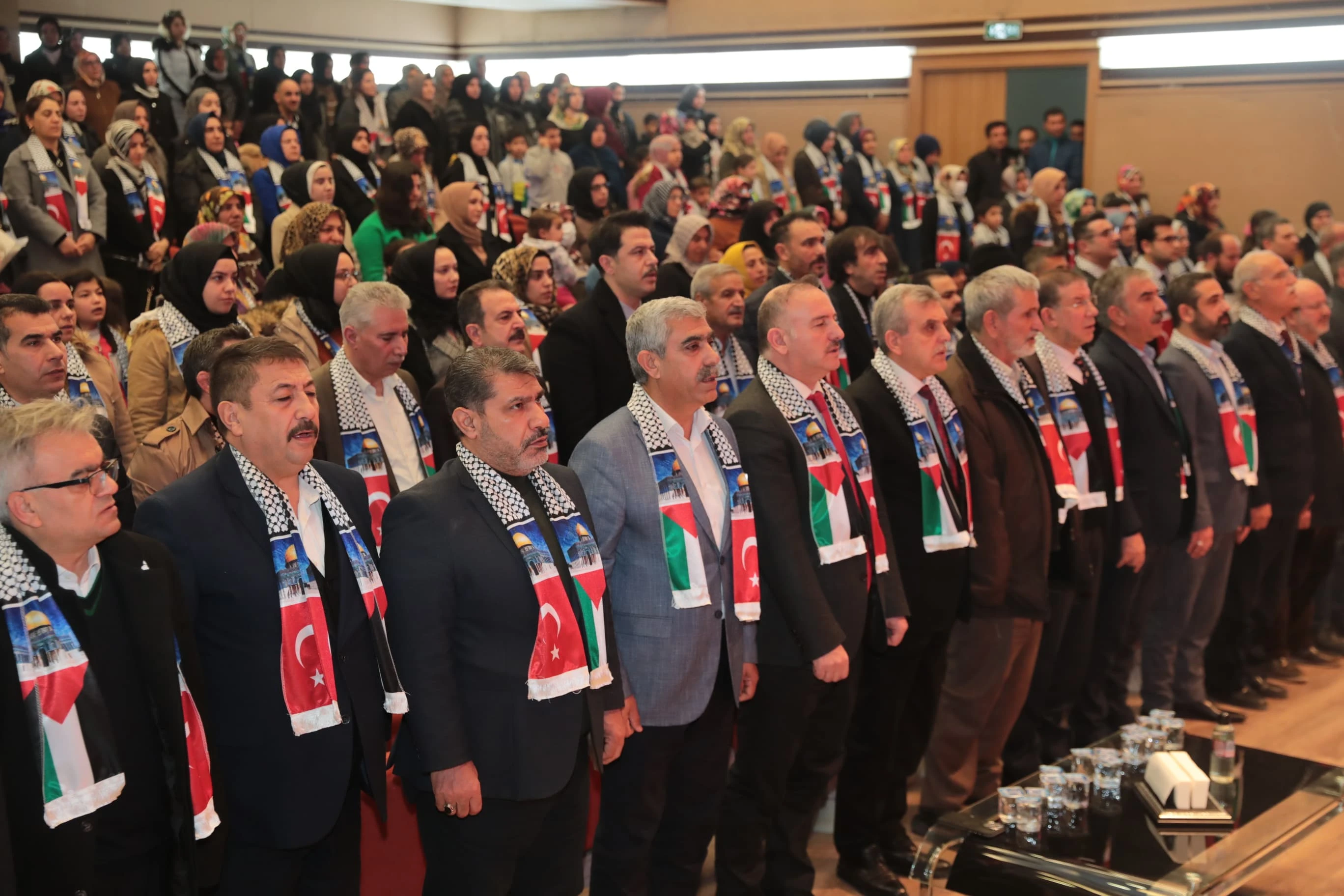 Başkan Beyazgül: Bunun adı savaş değil, zulümdür