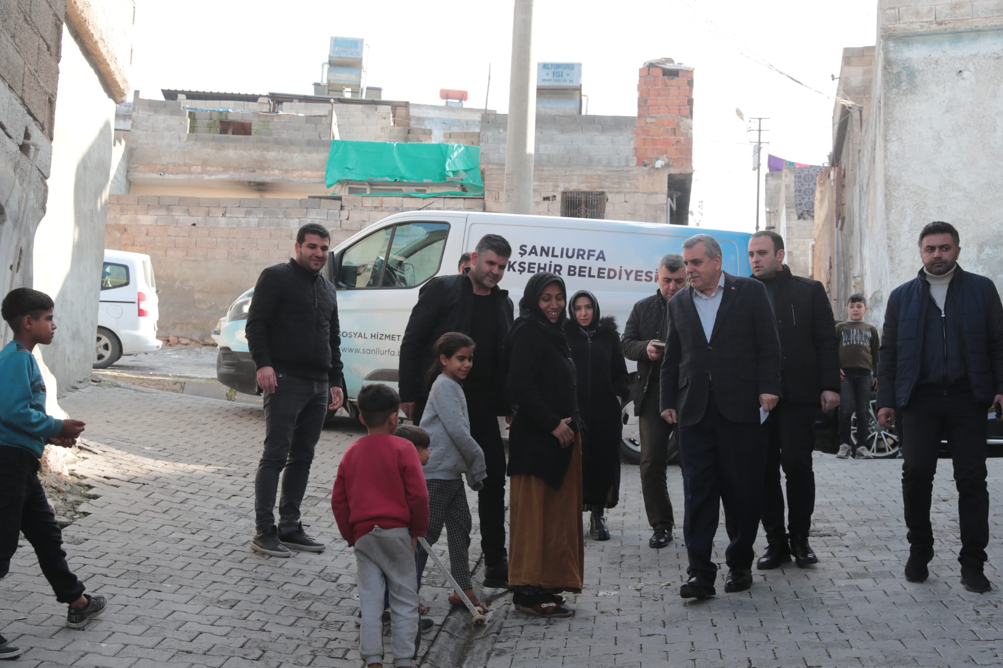 Başkan Beyazgül’den ev ziyaretleri