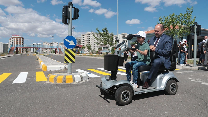 Şanlıurfa'da miniklere güvenli trafik eğitimi verildi! Gülpınar da katıldı