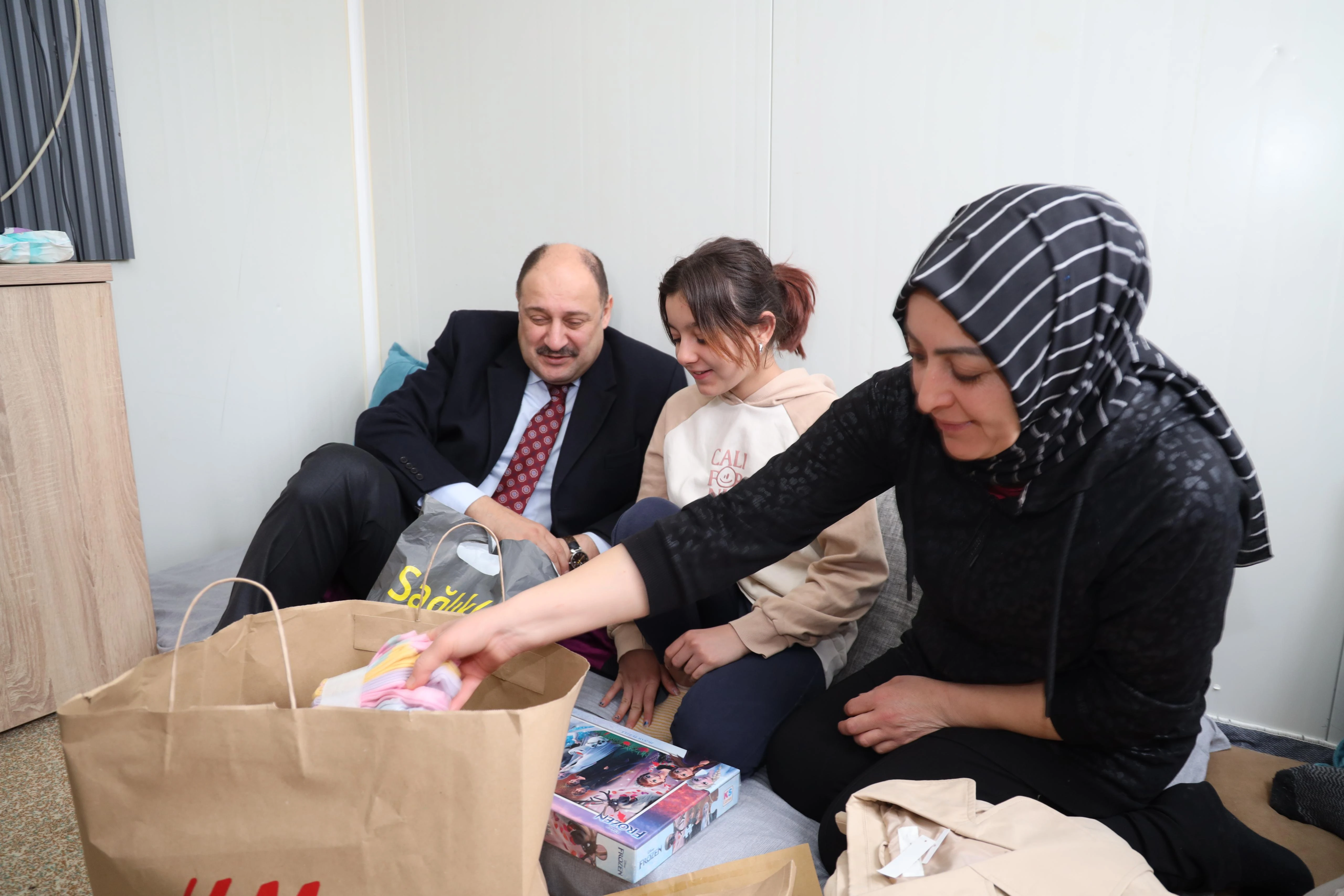 Başkan Gülpınar sözünü tuttu! Adıyaman'da depremzedeleri yalnız bırakmadı