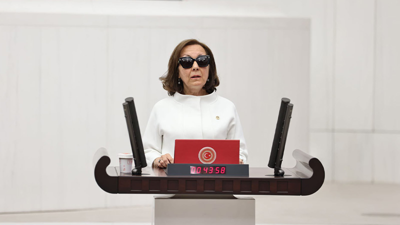 Gelecek Partisi'nde flaş istifa!