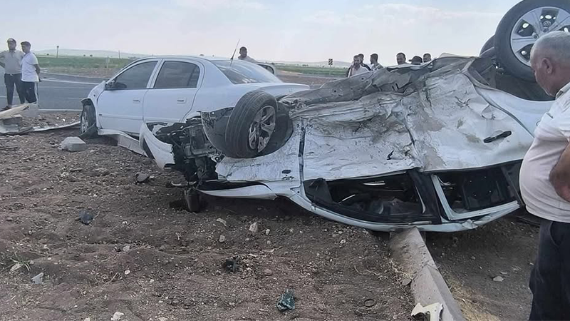 Şanlıurfa'da iki otomobil çarpıştı! Yaralılar var (29.07.2025)