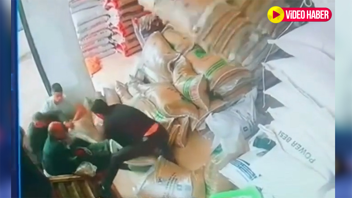 Şanlıurfa'da yürek sızlatan görüntü: Çuval yığınının altında kalan işçi yaralandı