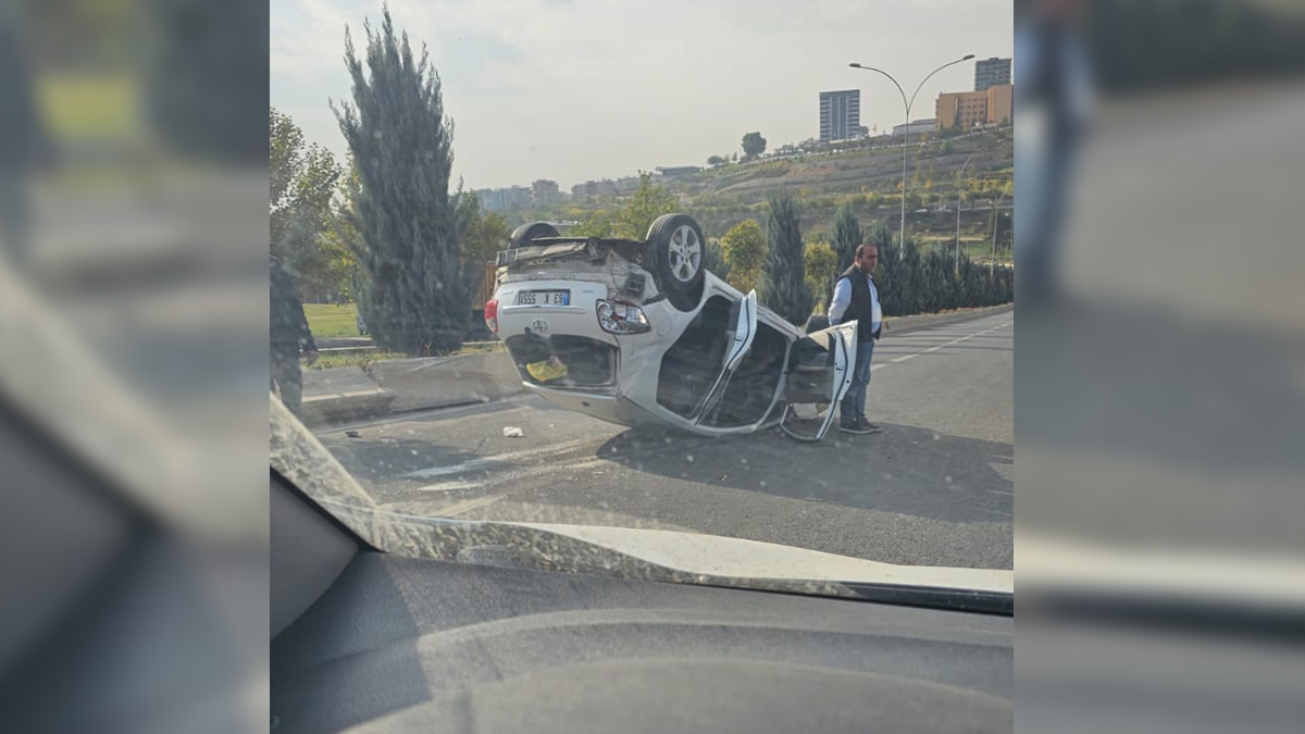 Şanlıurfa'da kontrolden çıkan otomobil ters döndü!