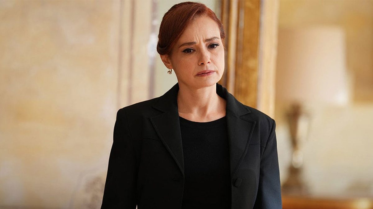 Ünlü oyuncu Özgü Namal iki çocuğuyla birlikte trafik kazası geçirdi