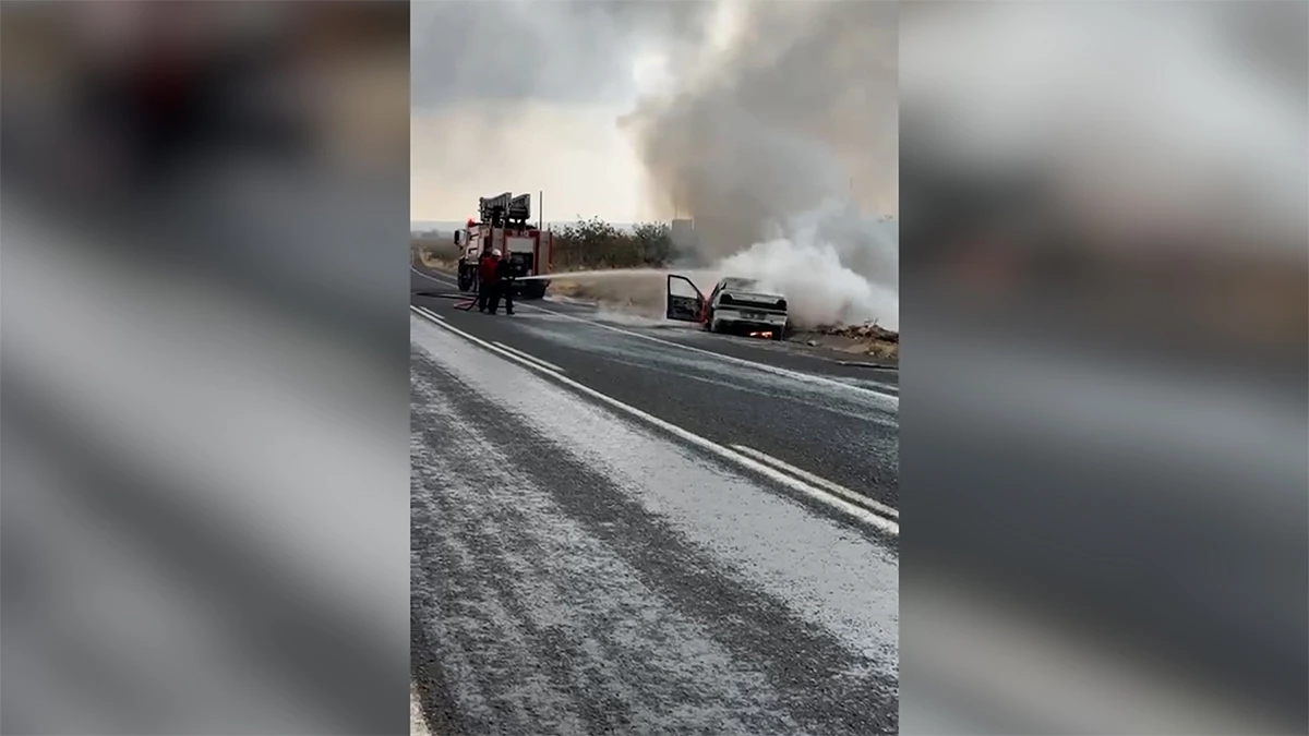 Şanlıurfa'da kabus gibi yolculuk! Araç aniden alev aldı