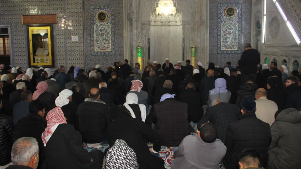 Şanlıurfa'da depremde hayatını kaybedenler için mevlit okutuldu