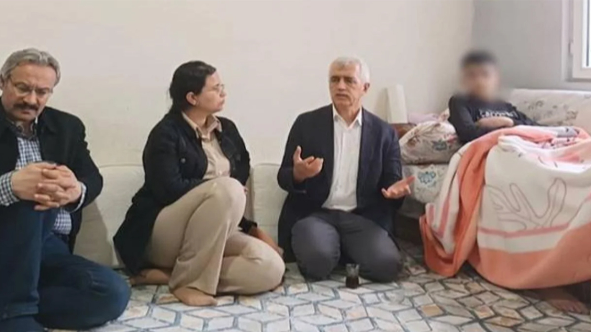 Şanlıurfalı vekilden yaralı öğrencilere destek ziyareti