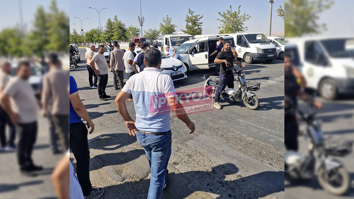 Şanlıurfa'da zincirleme felaket! 4 araç çarpıştı: Çok sayıda yaralı