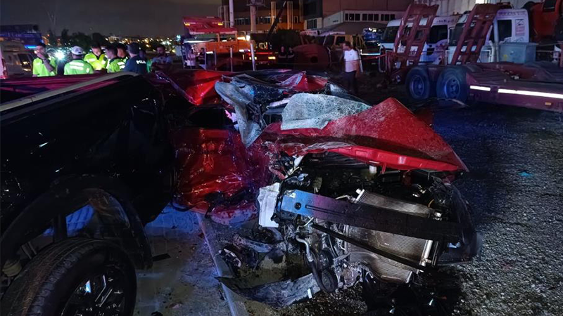 Alkollü sürücü 2 kız kardeşi hayattan kopardı!