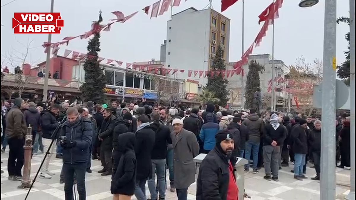 Suruç’ta belediye binası önündeki bekleyiş devam ediyor