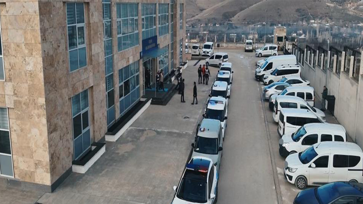 Kırşehir'den Şanlıurfa'ya uzanan dev operasyon! Gözaltılar var...