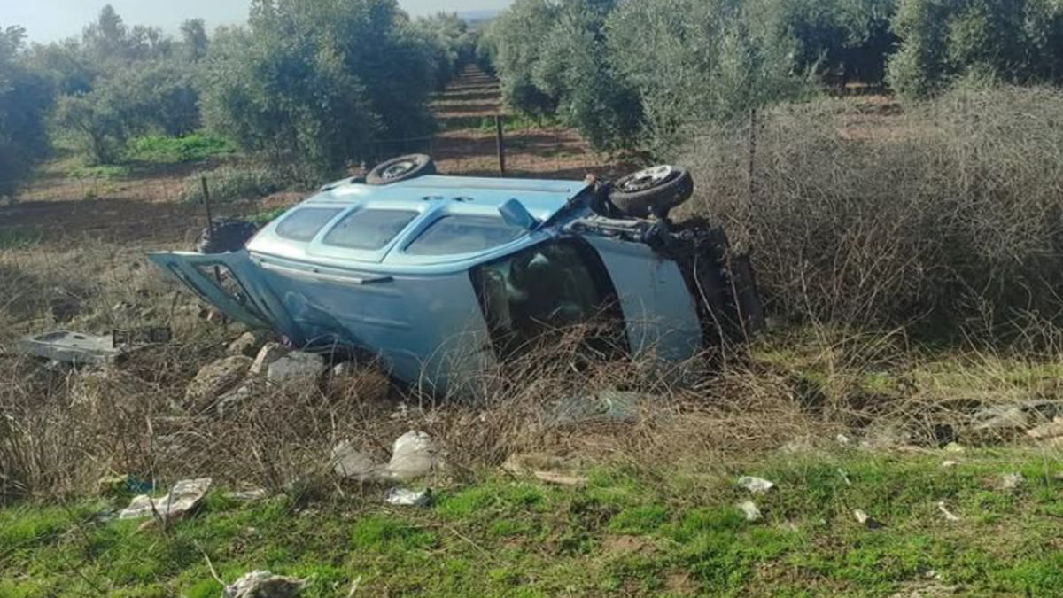 Şanlıurfa'da kontrolden çıkan otomobil tarlaya devrildi!