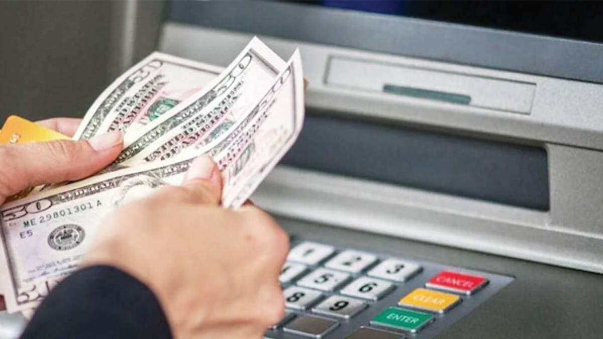 ATM'lere sahte dolar yatıran şebekeye operasyon! Parayı yatırıp TL olarak çektiler