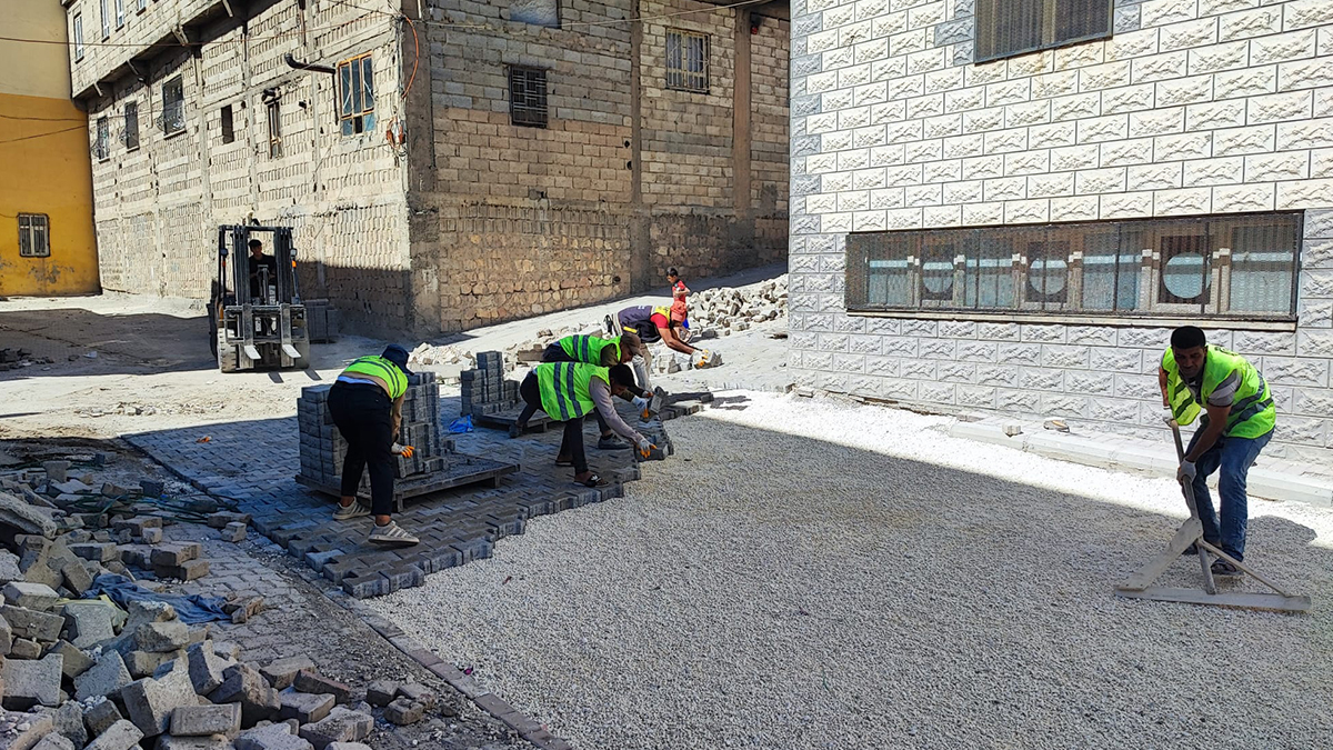 Eyyübiye’de yol yapım seferberliği devam ediyor