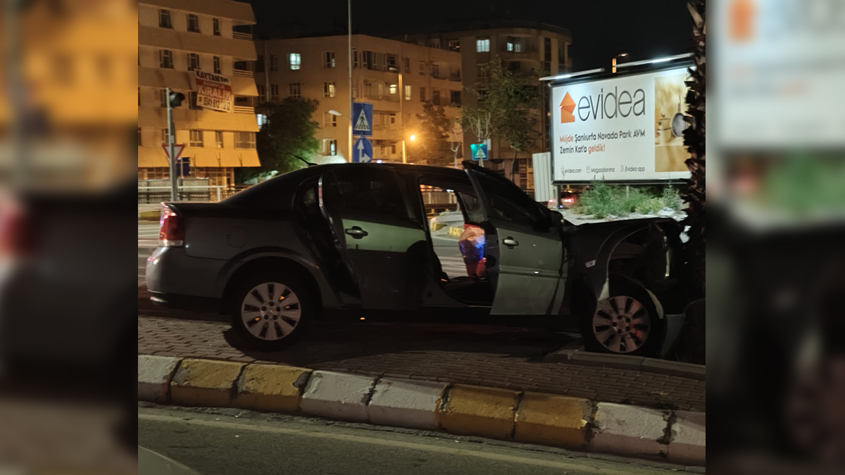Şanlıurfa’da gece yarısı korkutan kaza: Kontrolden çıkan araç...
