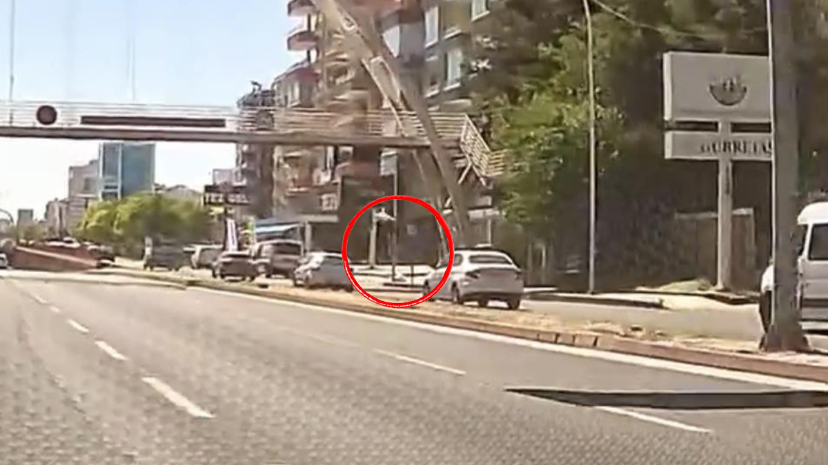 Diyarbakır - Şanlıurfa yolunda feci kaza! Üst geçitten düştü: Ağır yaralandı