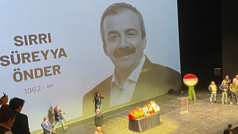 Sırrı Süreyya Önder son yolculuğuna uğurlanıyor