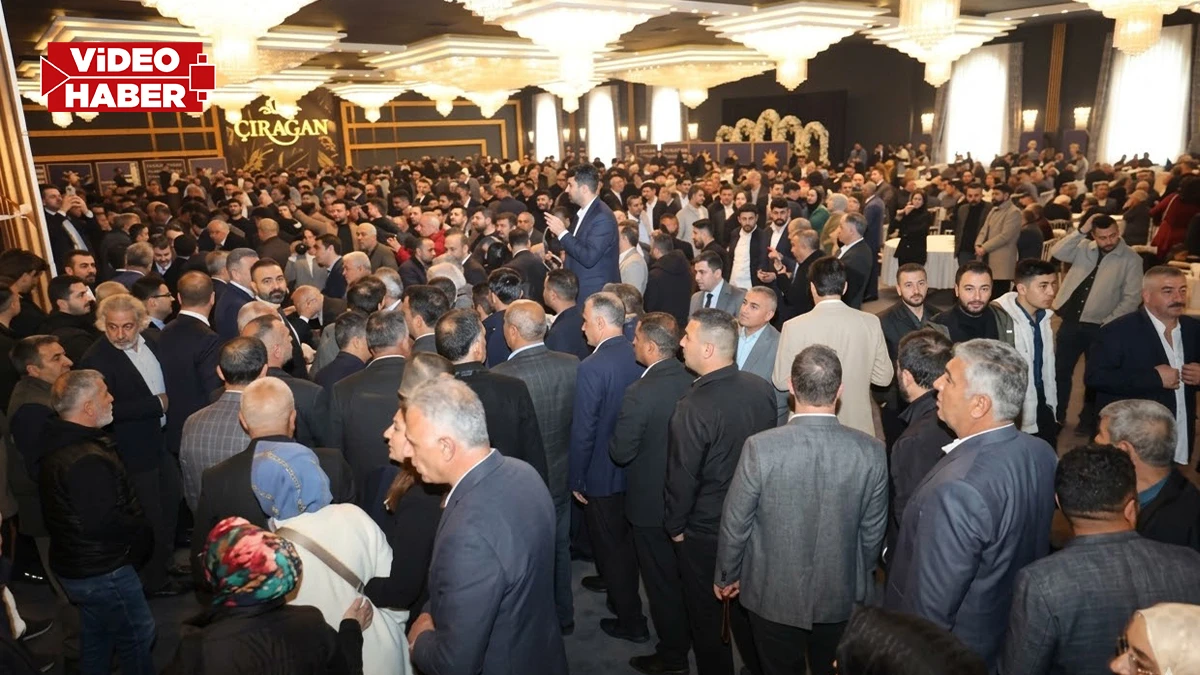 AK Parti Şanlıurfa teşkilatı bayramlaştı! Yoğun katılım dikkat çekti