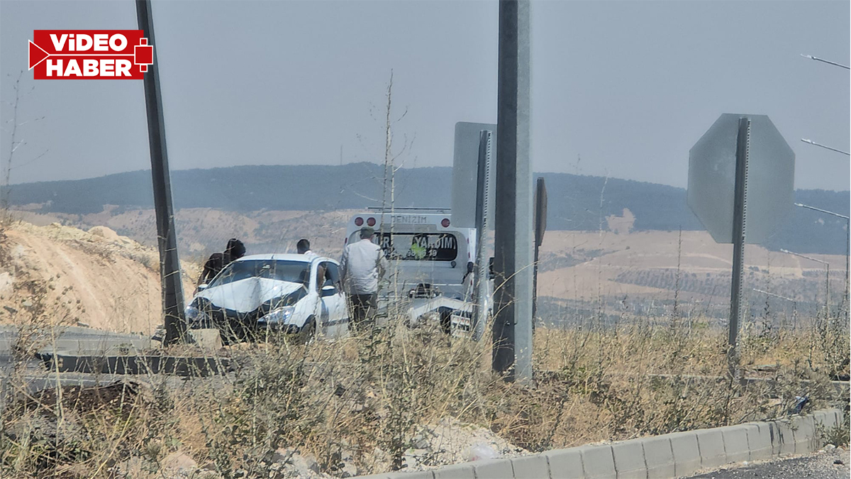 Şanlıurfa'da korkutan kaza: Otomobil refüje çarptı