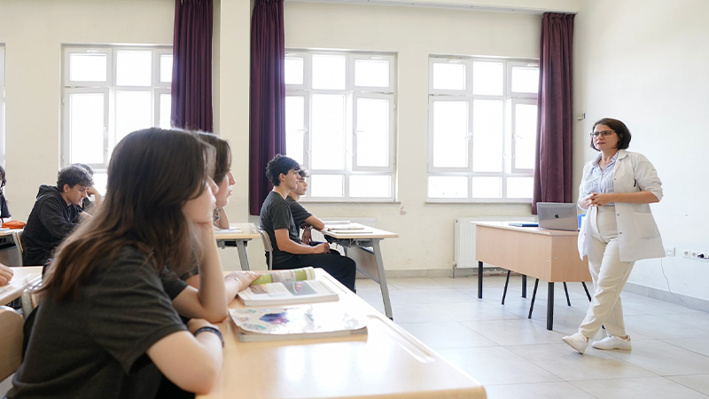 Şanlıurfa'daki okullara yeni ders geldi