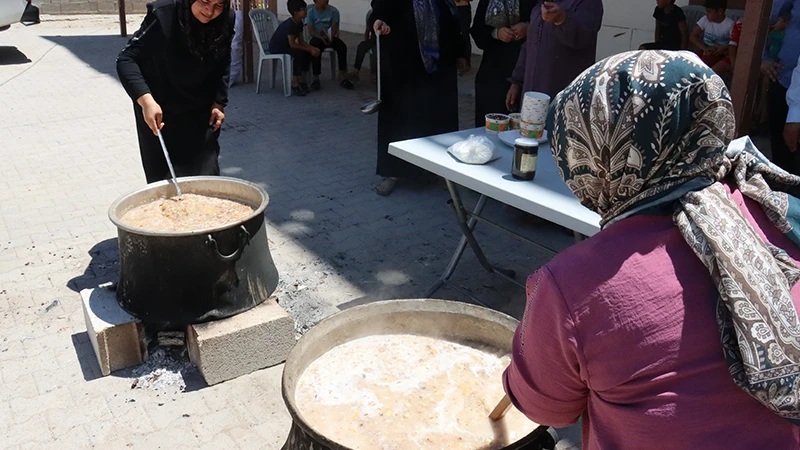 Şanlıurfa'da dev kazanlar kardeşlik için kaynadı