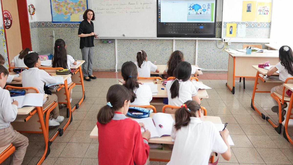 Şanlıurfa’da mevsimlik tarım işçisi çocuklarına eğitim desteği!