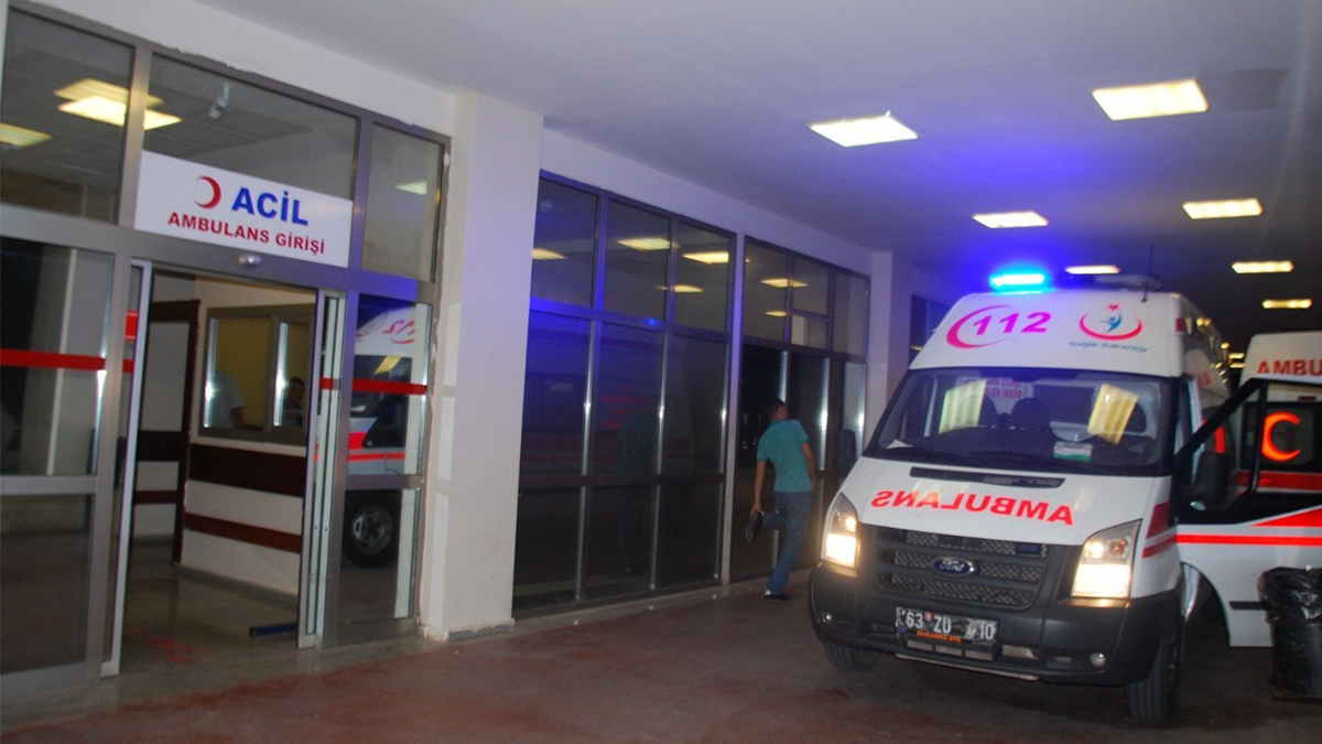 Şanlıurfa'da otomobil şarampole devrildi: Yaralı var (17.08.2025)