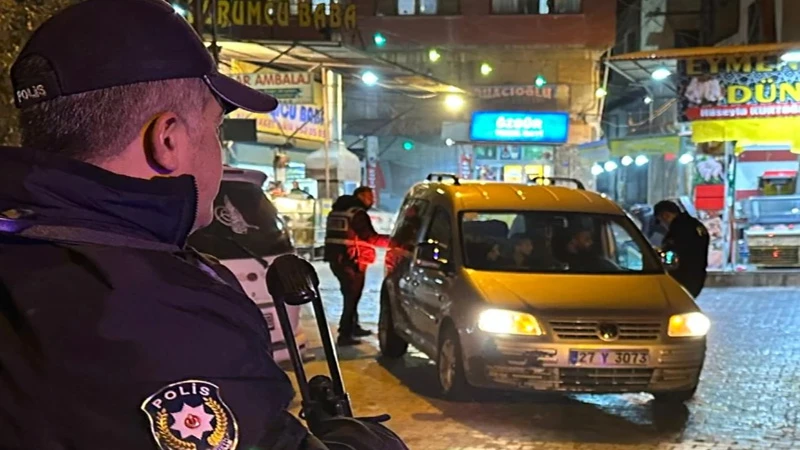 Birecik’te huzur operasyonu: 2 bin 322 kişi denetlendi