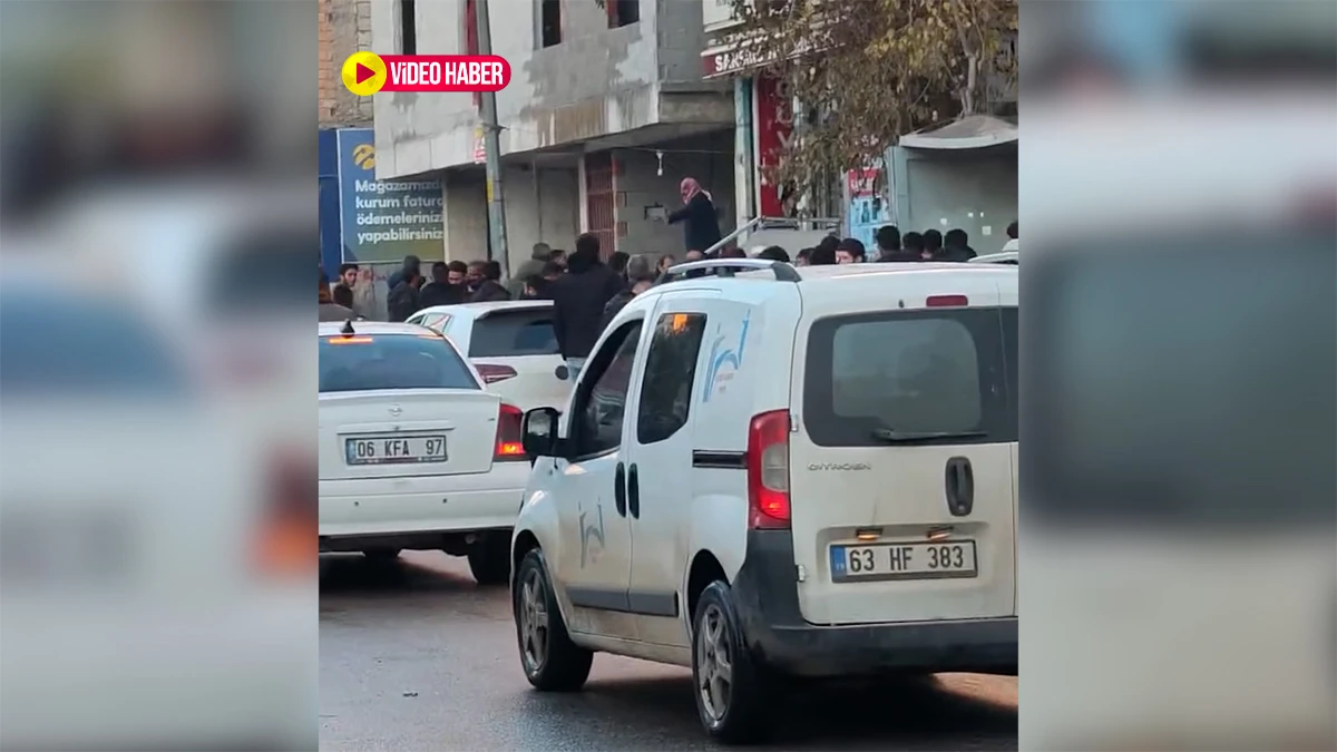 Şanlıurfa'da iki grup birbirine girdi: Taşlı sopalı kavga...