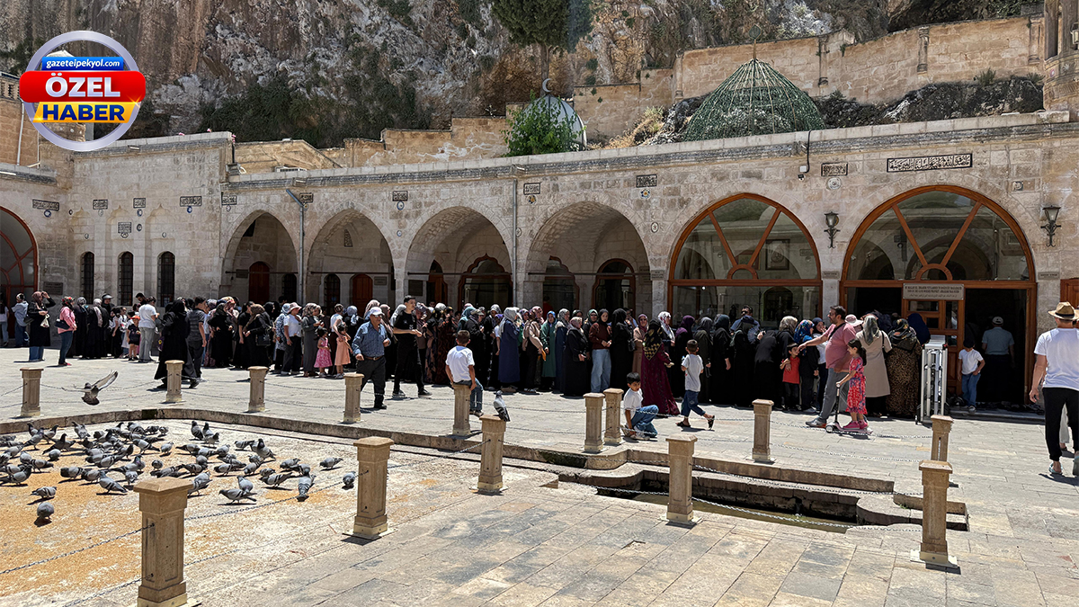 Balıklıgöl sınav öncesi öğrencilerin akınına uğradı: Dillerde aynı dua...