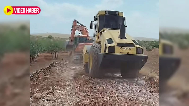 Bozova'da tarla yollarındaki engeller kaldırıldı